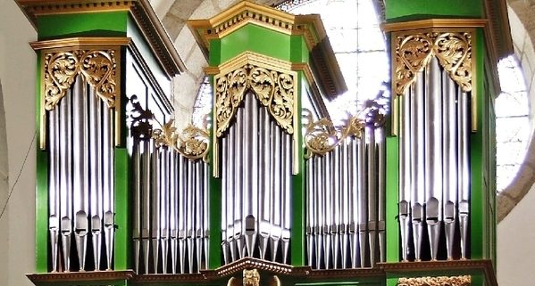 orgue de l'église d'Entraygues